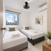 Apartamento Moderno Central cerca al Centro Historico y Playa, Balcon con Vista, Piscina, Gym, Aire Acondicionado, Lavadora, Cocina