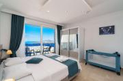Villa with Sea View and Private Pool for Large Families Villa with Sea View and Private Pool for Large Families