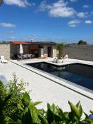 Casinha das Bonecas 2 - V3 com Piscina Privada