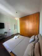 The SunSet Studio Free Parking Pazari i Ri