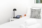 Piłsudskiego City Center Apartment by BookingHost
