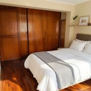 Habitación con baño y areas compartidas
