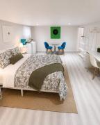 Downtown Toronto Suites Parking Available