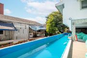 Easy Monday Pool Capsule Hotel - Old Town Bangkok