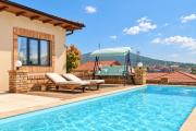 Casa Toscana Avala - Private Pool, Sauna & Tower View