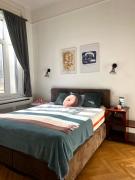 Szimpla Comfort 3BDR, 2BTHR, 2WC, 4AC Apartment