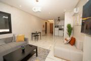 Bright Modern Studio 4 min Drive to Train Station