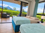 Arenal Nephelium Country Home, Refugio rural con piscina, jacuzzi y balcón con hermosas vistas al Volcán Arenal, en una finca privada