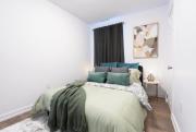 New & Cozy 2-Bedroom Suite Walk to the Falls Parking Included