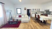 Traditional T2 Santana Central Hiking Apartment