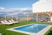 Nueva Espectacular casa junto al Embalse de La Viñuela Vistas al lago y Montaña