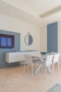 Top Chiavari