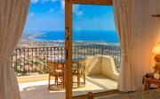 Top Peyia