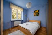 Metro Racławicka Cosy Apartment by BookingHost