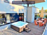 Airport Hotel Prague - Premium Apartments with private jacuzzi