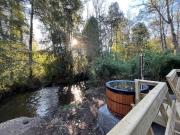 Cabaña Ciprés - Tinaja junto al río, BBQ y WiFi