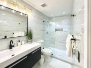 Renovated 2BR LV Strip Condo Pool Gym Jacuzzi