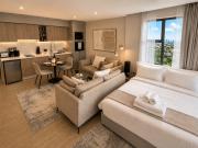 Avana Studio with Pool and Gym by YourHost