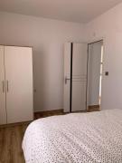 2 bd Aptmnt with pool and gym