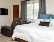 Studio Apartment C32, Louieville Near Eastpark, Kalundu