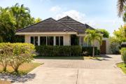 3BR Retreat with Pool, Gym & Private Beach Access in Richmond Estate