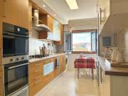 Your Lisbon Home w River View Parking