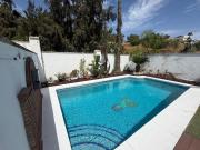 Camelia Beach House Pool, BBQ and Beach