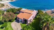 Cubos Beachfront Villa Khayyam