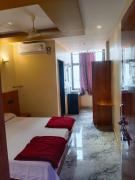 Top Ellora