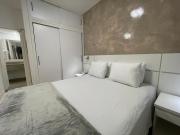 Flat no hotel Q. Paulista nos Jardins, com sacada!