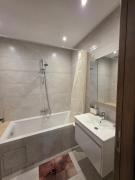Elegant 2 bedrooms with Pool and Beach is 5 min walk