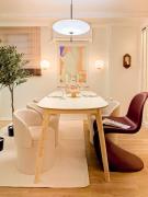 Heart of Gangnam,Garosu-gil, 10minute walk from Sinsa Station