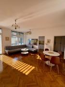 Elegant & Spacious Apartment in the City Centre