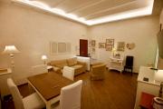 Luxury apartment near Vatican, Steps to Metro, AC & Fast WiFi