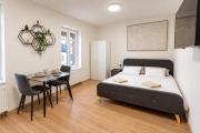 Modern & Bright City Center Studio for 2 by AP