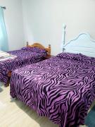 1 Room with two bedsWiFi AC Hot Water & Beaches