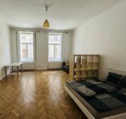 Spacious ground floor apartment 5 min walk to citycentre