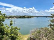 Kens 1 bedroom Creek View Apartment