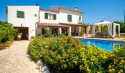 Modern Villa with Private Pool in Muro 300 m²
