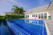 Black Mountain 3BR Pool Villa + Maid (BMW14)