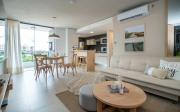 Modern Oasis in Prime location Pool BBQ & Gym