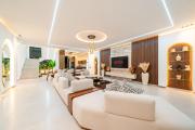 Luxury Marrakech Villa, Heated Pool and Garden