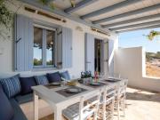 Top Aspro Chorio Paros