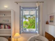 Top Aspro Chorio Paros
