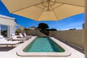 Villa Paraíso - Sleek Design & Pool by LovelyStay