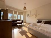Teatralna City Charm Apartment by BookingHost