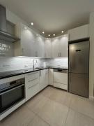 Lumina I Premium 4-room Apt with Loggia I Parking I Center