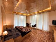 H & A Pasricha House A Cozy Mountain Stay
