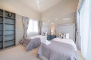 Exclusive 5 Bedroom Villa Laguna Park