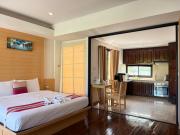 Aura Lake Room